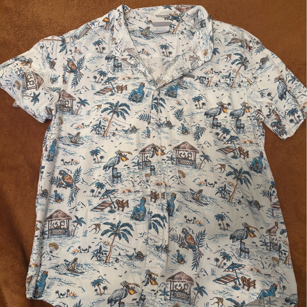 Columbia Men’s Short-Sleeve Tropical Print Button-Down Shirt - White/Blue/Tan